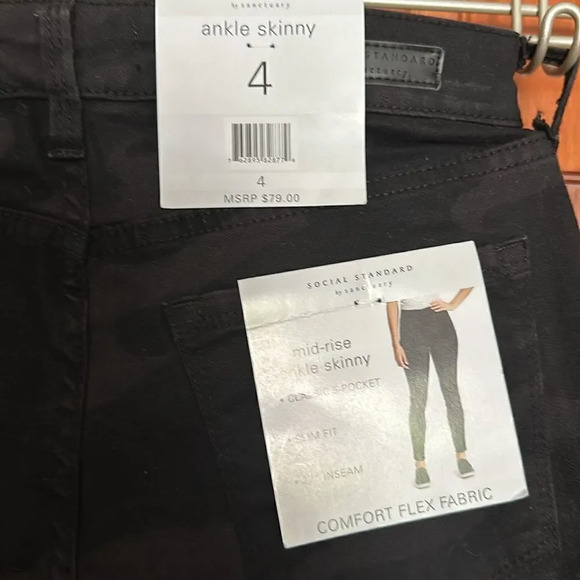 Sanctuary Social Standard women’s black camouflage ankle skinny size 4.  NWT - Picture 5 of 6